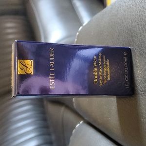 Estee lauder double wear foundation (3W1 Tawny)